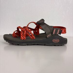 Chaco Red with Pink Triangle Print Strappy Hiking Sandals Women's 9